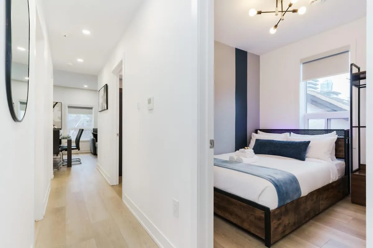 Casa Hotels Mccaul - New With Workspace & Kitchen