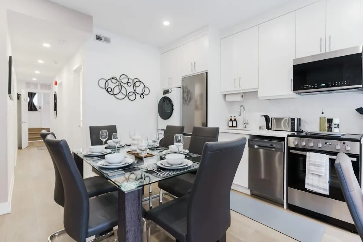 Casa Hotels Mccaul - New With Workspace & Kitchen 0*, Toronto Kanada